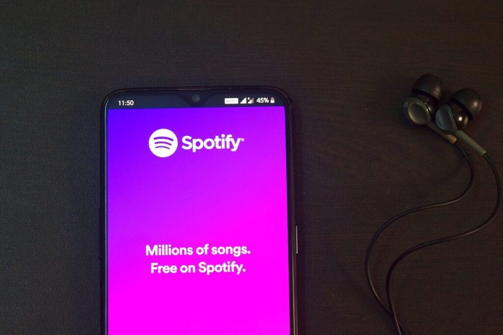 Pourquoi Spotify se met-il en pause tout seul et comment y remédier ?