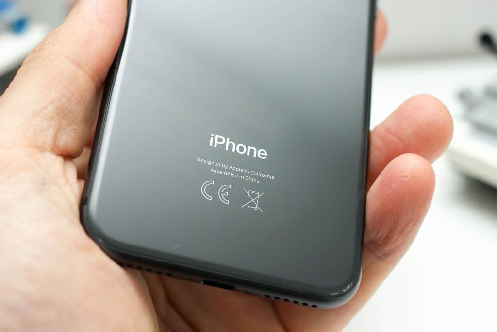 iPhone 8 : quel est son poids réel et comment se compare-t-il ?