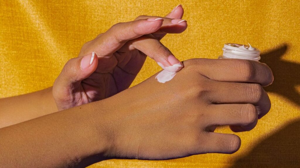 Pourquoi choisir la crème solaire SVR pour une protection optimale contre les rayons du soleil ?