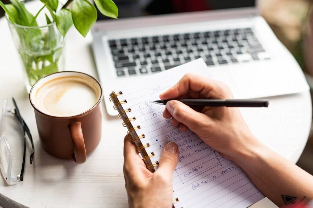 Formation petite enfance : comment Pôle Emploi accompagne les demandeurs d’emploi
