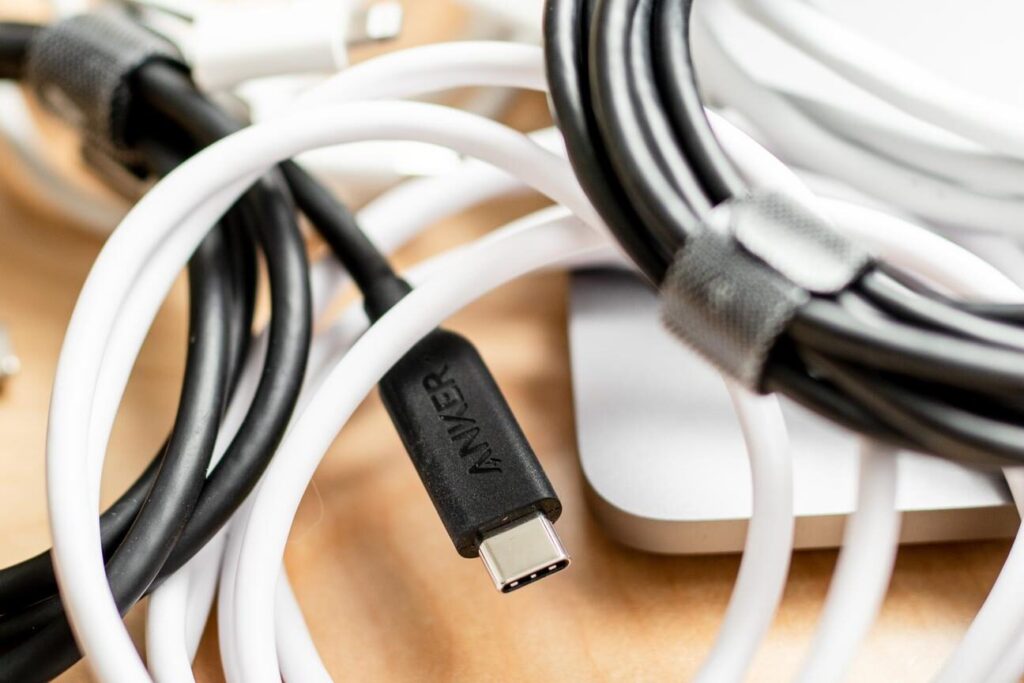 Quelles couleurs USB choisir pour améliorer l’organisation de vos périphériques ?
