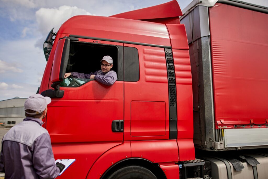 Chauffeur poids lourds : tout savoir sur la formation indispensable