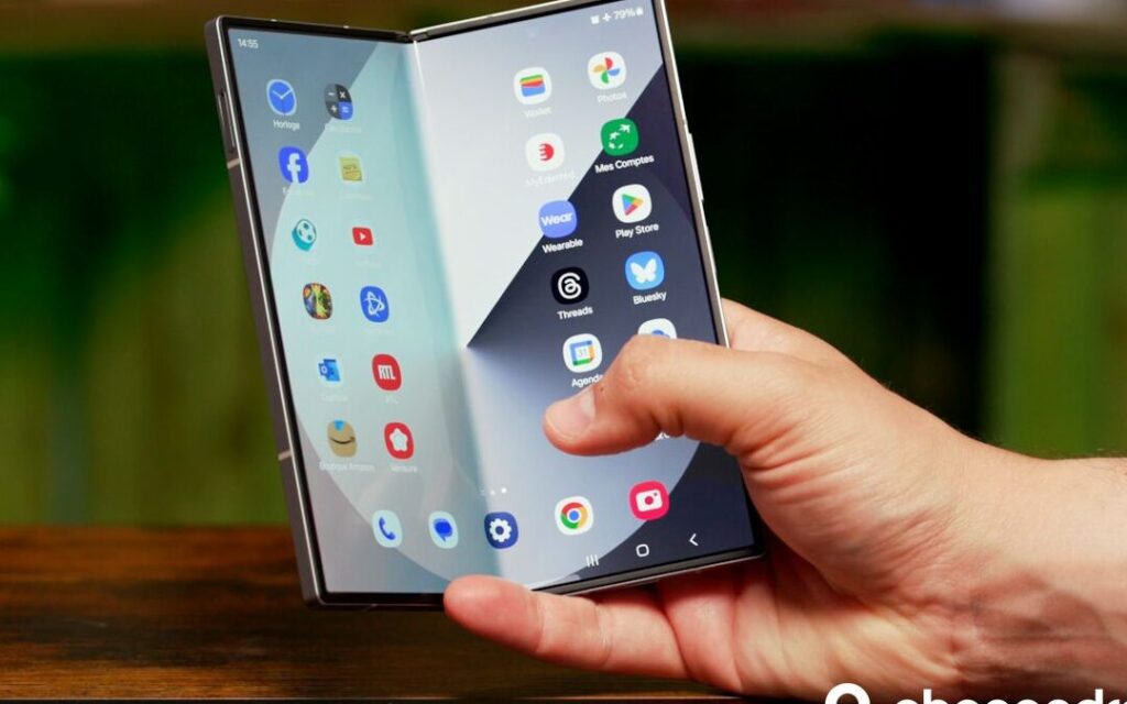 Comment l’écran du Samsung Galaxy Z Flip révolutionne-t-il la technologie des smartphones pliables ?
