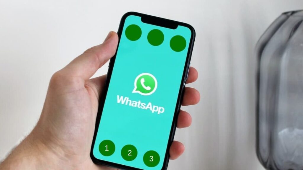 Comment le logo horloge sur WhatsApp peut transformer votre gestion des messages ?
